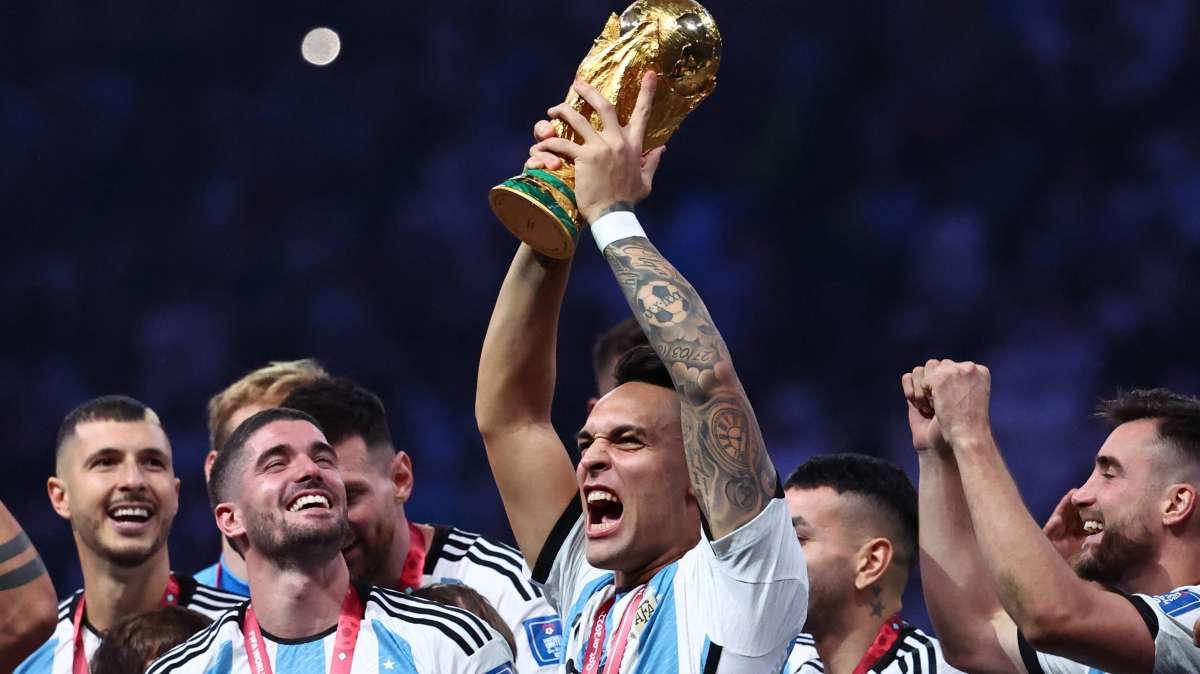 Due anni fa l'Argentina campione del mondo, Lautaro: "I festeggiamenti il momento più bello". Poi svela due aneddoti sui quarti con l'Olanda  