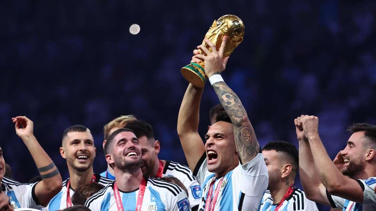 Lautaro e Pavard inseguono il sogno del 'doppio' Mondiale con altri 24 giocatori. Infantino: "Si scrive la storia"