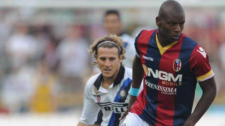 Sliding doors in casa Inter: per un Forlan che esce, un Mudingayi che entra?