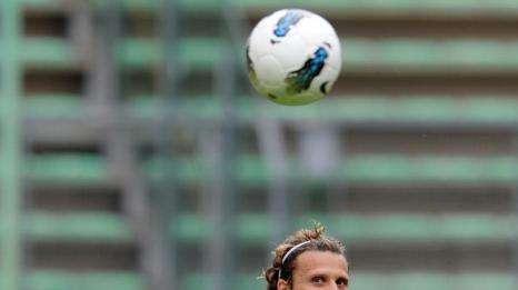 Forlan, il Napoli punta ad un Pandev-bis?