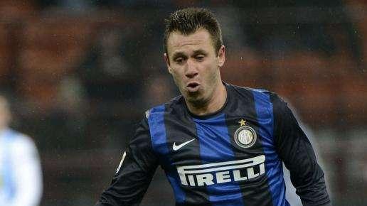 Cassano esce dolorante, domani sarà valutato