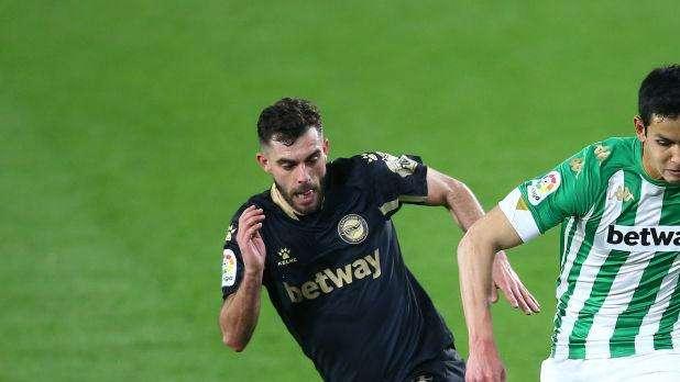 Dalla Spagna - Tre club su Mandi se non rinnova con il Betis: c'è anche l'Inter 