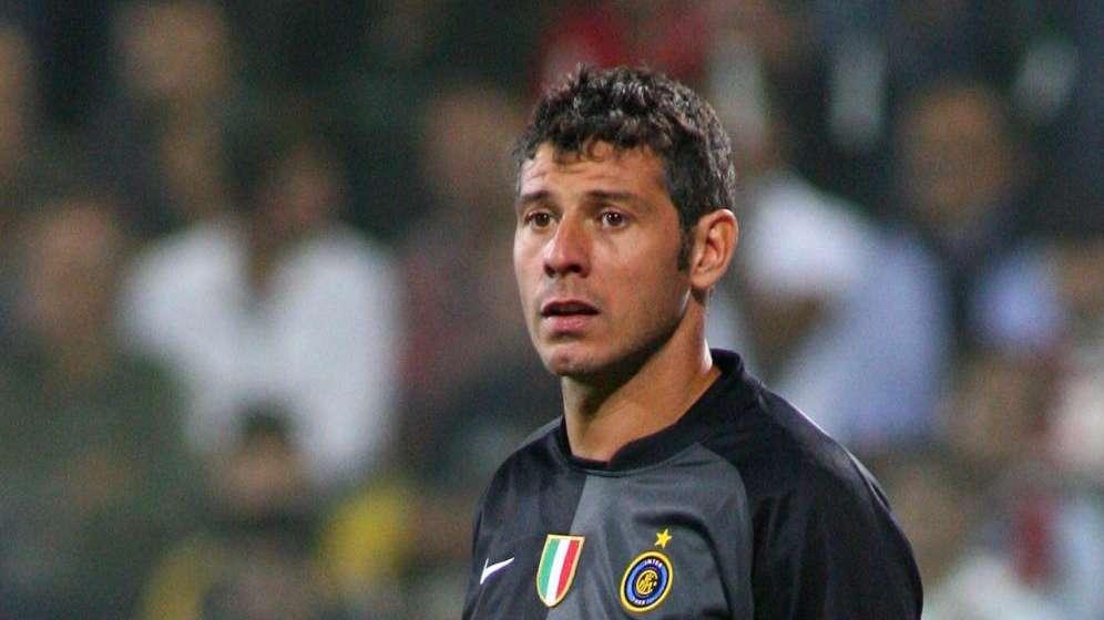 L'Inter festeggia i 51 anni di Toldo: "Champions, scudetti e coppe. Nella Hall of Fame grazie ai trofei vinti"
