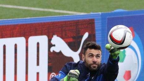 Sirigu, opzione per la Fiorentina: l'ingaggio il problema