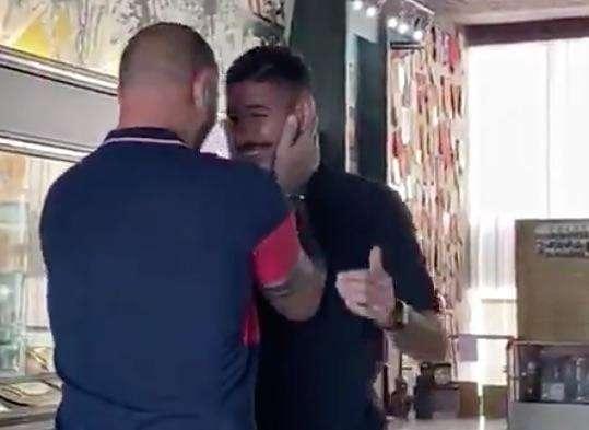 Falcinelli alla Stella Rossa, il caloroso abbraccio di benvenuto di Stankovic