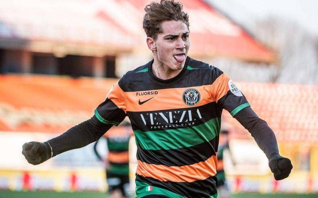 FcIN - Esposito, l'Inter ascolta offerte: due club di A pronti a investire. Obiettivo plusvalenza, ma con opzione