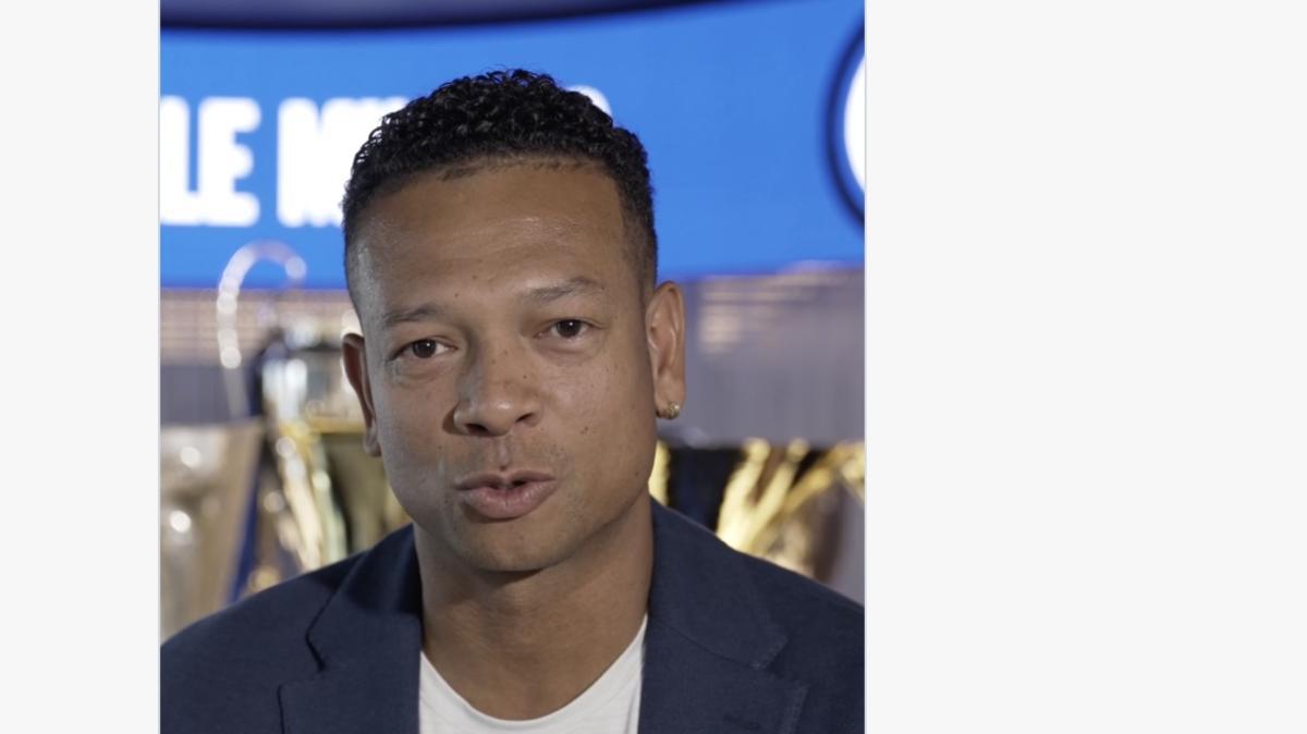 Guarin ospite speciale in sede: "Auguro all'Inter una bella stagione"