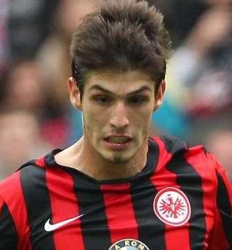 Inter nella corsa a Piazon? Il ds Eintracht auspica...
