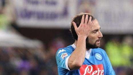 "Squalifiche ingiuste", ricorso Napoli per Higuain-Sarri