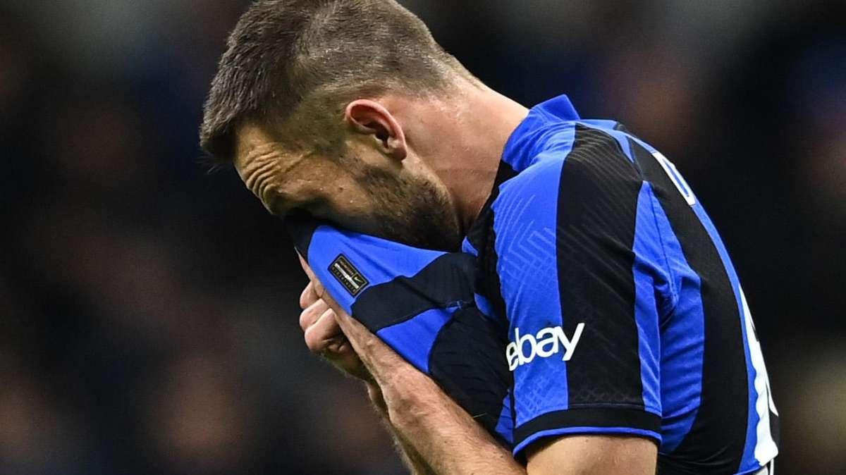 Sky - Differenziato per De Vrij, resta out Skriniar: le ultime da Appiano in vista del Benfica