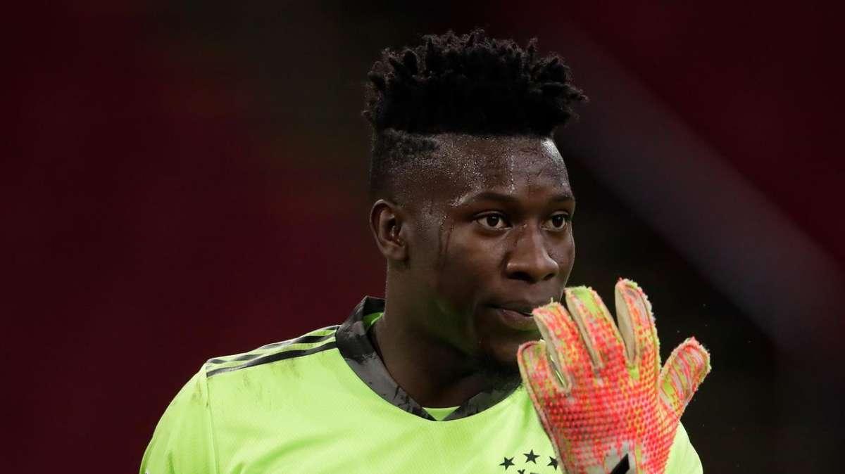 Ajax, l'ammissione di Ten Hag: "Onana non è nella sua forma migliore"
