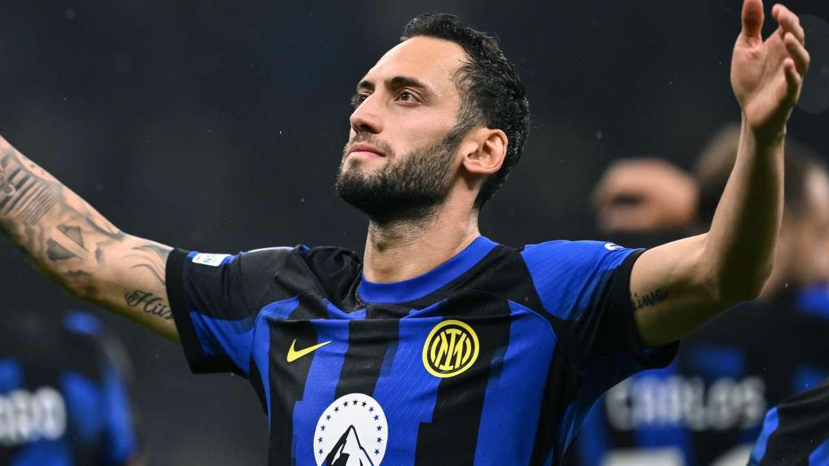 Pagelle GdS - Calhanoglu sempre più dominante, Dumfries non spinge e non crossa