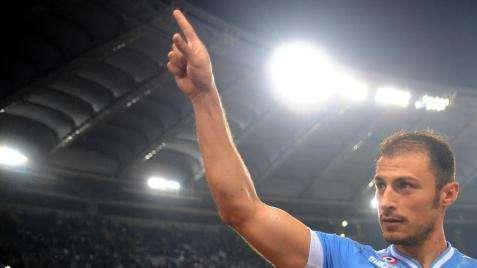 Radu-Klose, ma che fatica col Sassuolo: la Lazio fa 3-2