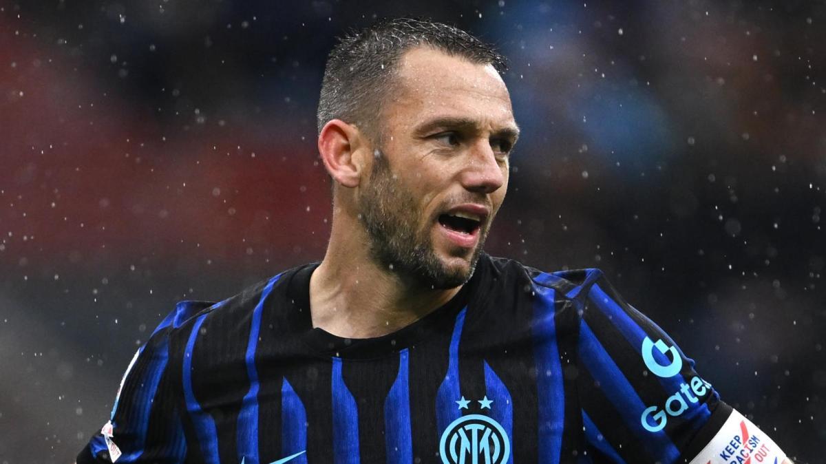 UFFICIALE -  Panathinaikos, De Vrij presentato con un video