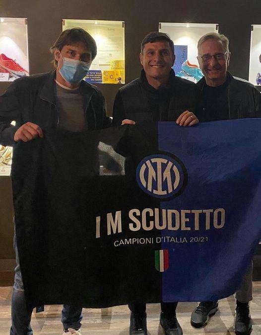 Conte, Zanetti e Bonolis al ‘Botinero’ per festeggiare il 19° scudetto dell’Inter
