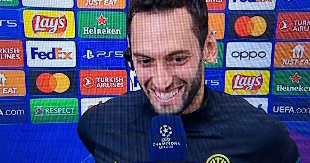 Calhanoglu a Sky: "Vittoria per Inzaghi, siamo sempre col mister. La squadra lotta per lui"
