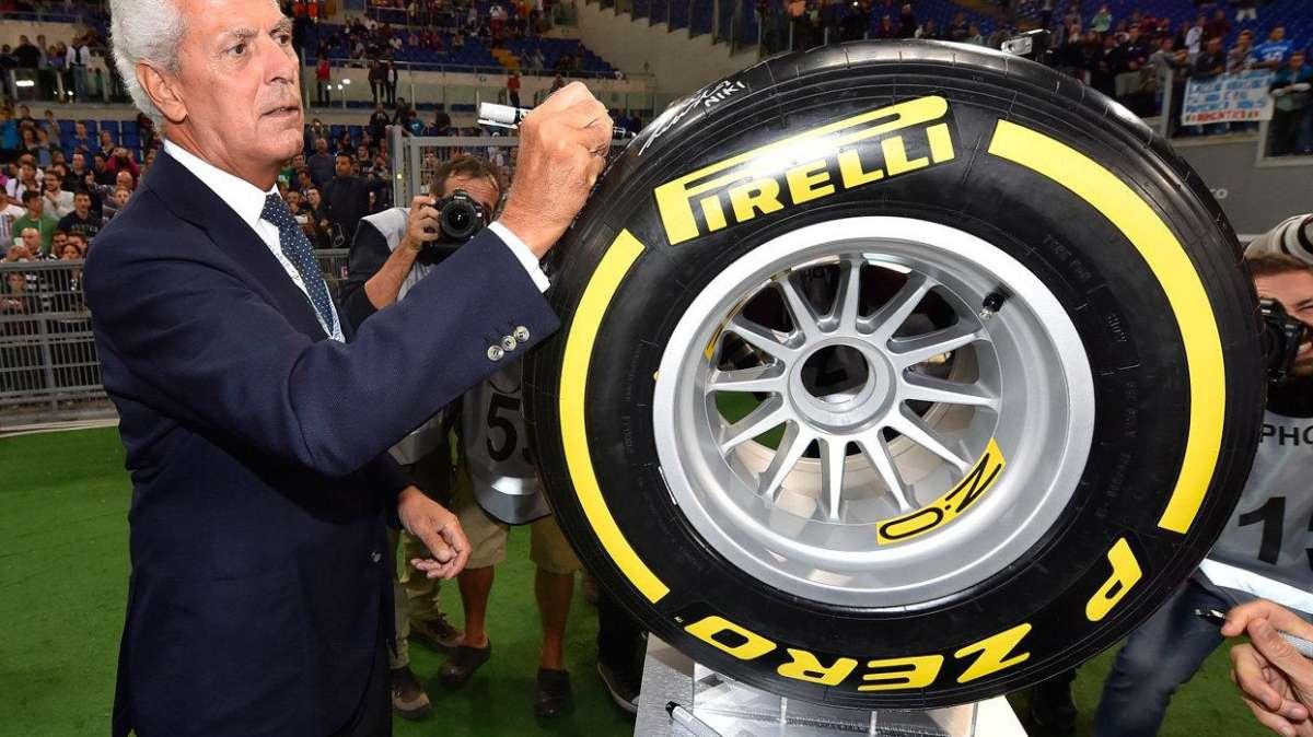 Inter-Napoli, nerazzurri in campo con il logo PZero