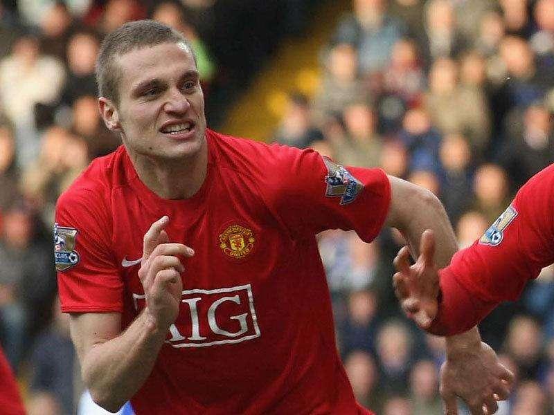 VIDEO - Vidic va all'Inter, il tributo dei Red Devils