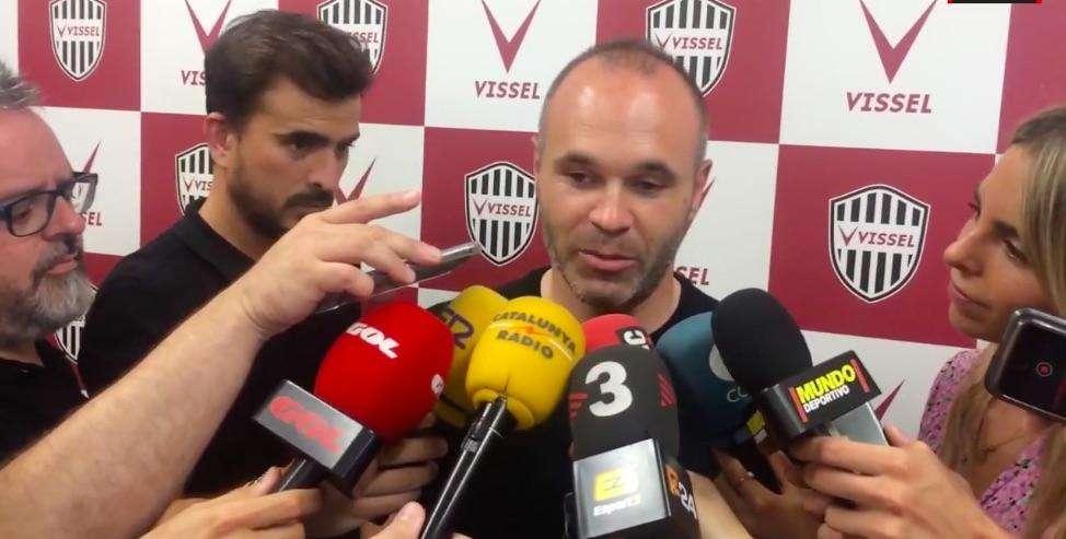 Rakitic, Iniesta non ha dubbi: "So che è felice a Barcellona e vuole restare"