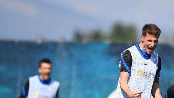 FcIN - Pinamonti, primi sondaggi con Raiola. Anche l'Udinese interessata, con possibili incastri di mercato