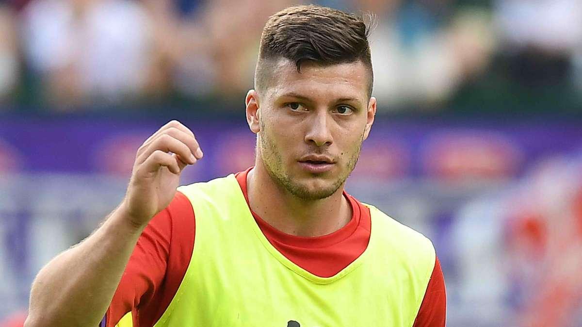 Fiorentina, Jovic fa 4 gol e poi lancia la sfida a Lukaku e Lautaro: "Grandi attaccanti, ma conosco le mie qualità"