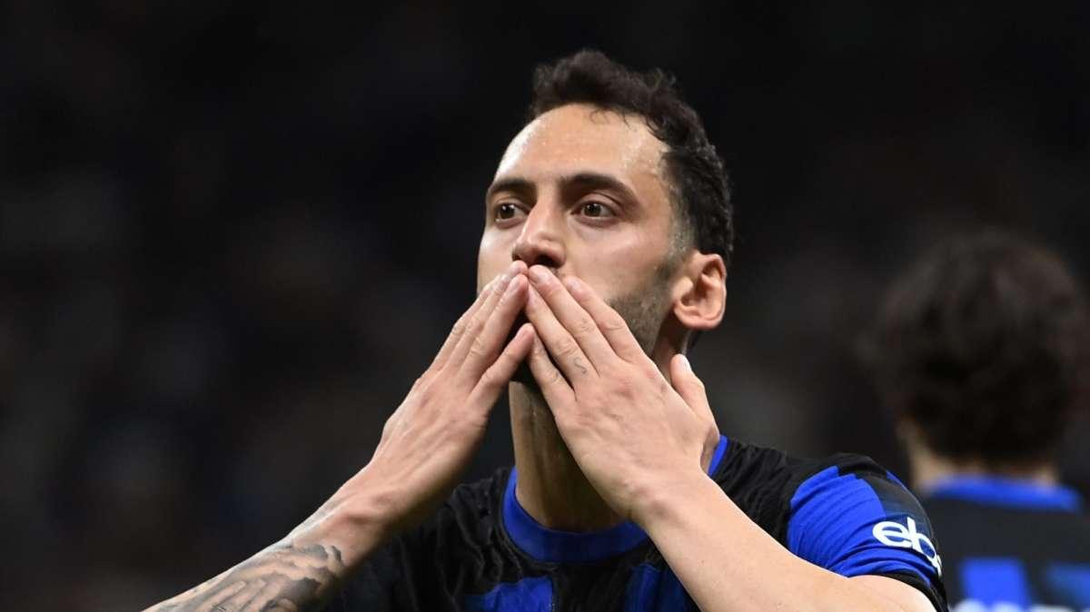 TS - Calhanoglu si prepara al match-point scudetto. Il derby potrebbe essere la più dolce delle vendette