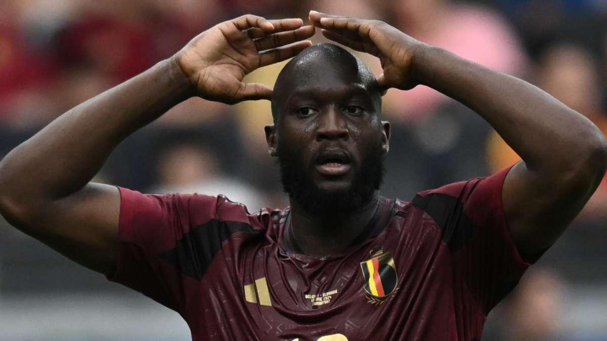 Euro 2024, debutto da incubo per Lukaku: 3 gol divorati, due annullati dal VAR. Belgio ko, ride la Slovacchia di Skriniar