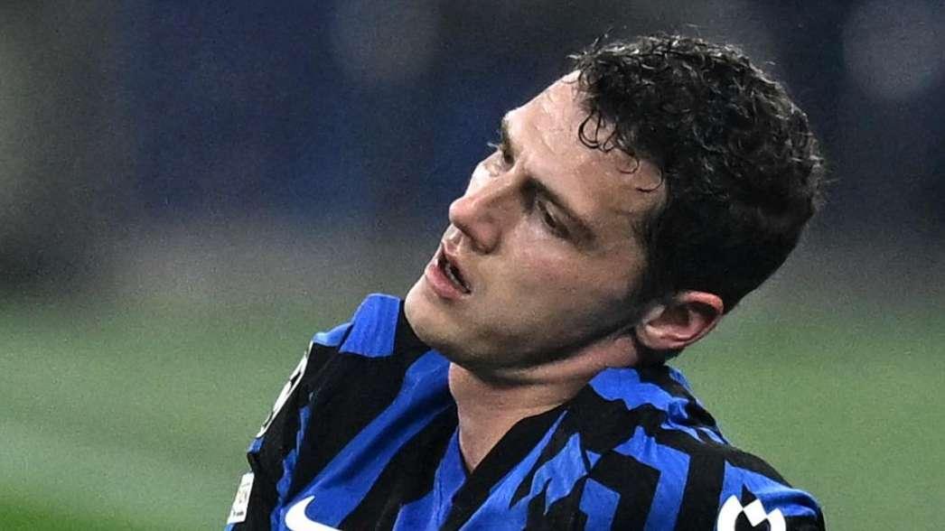 Sky - Pavard alza bandiera bianca: il francese lascia il ritiro di Appiano Gentile, salta Inter-Barcellona 