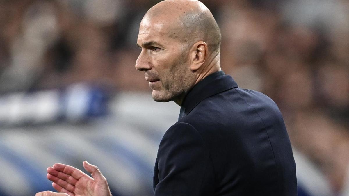 Zidane preoccupato: la Francia non ha terzini. Da qui l'idea Diouf