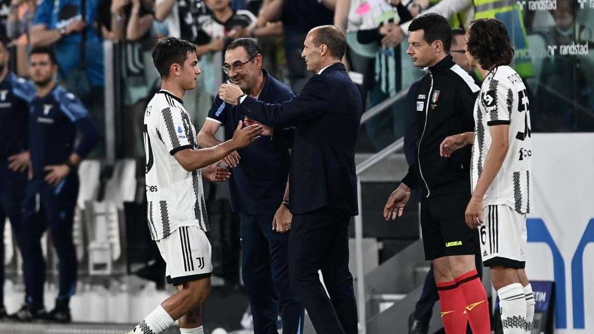 Sarri scherza: "Dybala alla Lazio? Ci interessa, sentiamo Lotito"  