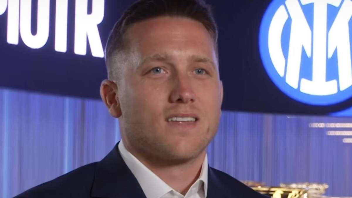 Zielinski, primo giorno da nerazzurro: "Centrocampo una forza dell'Inter, darò tutto per renderlo più forte"
