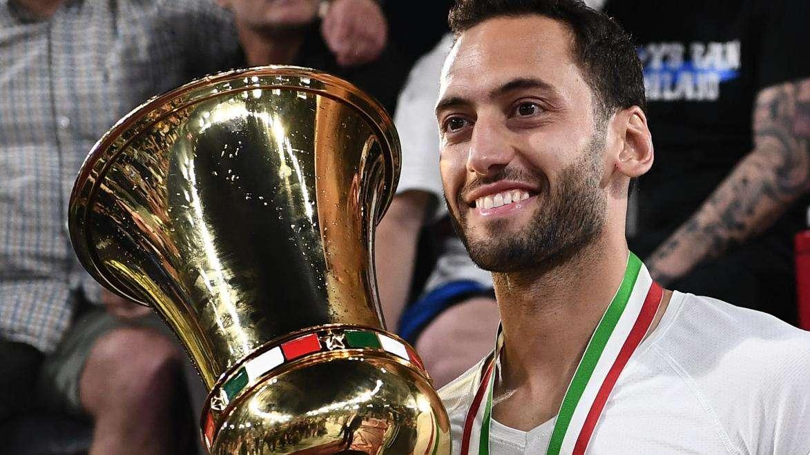 TS - Bastoni-Calhanoglu, i rinnovi dopo Istanbul: politica precisa da parte del club