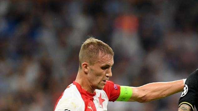 Corsera - Conte imbufalito dopo lo Slavia. Verso il derby: Politano insidia Lautaro