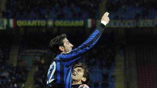 Milito, gol e tanto movimento. Alvarez svaria bene