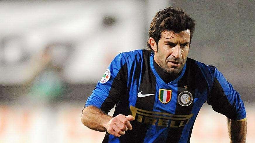 Figo compie 52 anni, l'Inter: "Ha onorato la maglia con otto trofei, classe pura e giocate spettacolari"