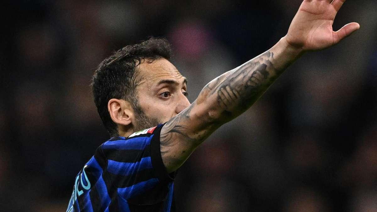 CdS - Calhanoglu in Coppa, margini ridotti. Ma resterà all'Inter perché...