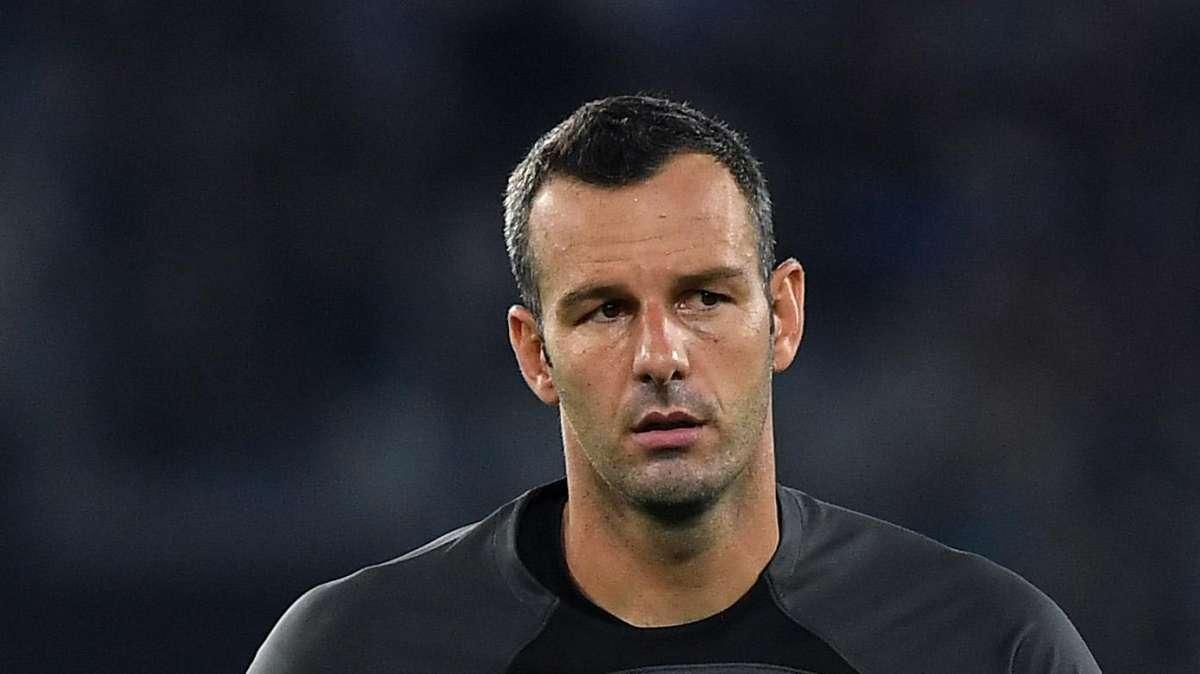 Sky - Handanovic, lo stop sarà breve. Niente Coppa Italia per Barella e Calhanoglu