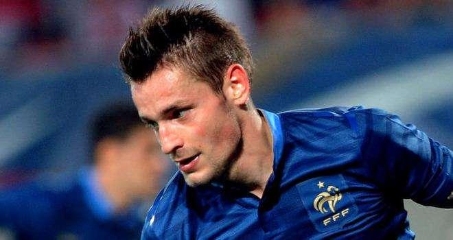 C'è il rilancio per Debuchy. Sette milioni sul tavolo