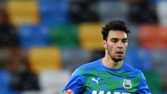Sassuolo, Kaan Ayhan positivo al Covid-19: salta il match contro l'Inter 