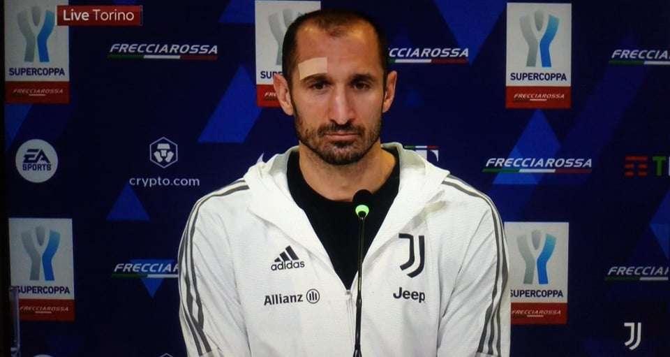 Juve, Chiellini: "Inter favorita domani e per lo scudetto. E lo dissi a Bastoni"