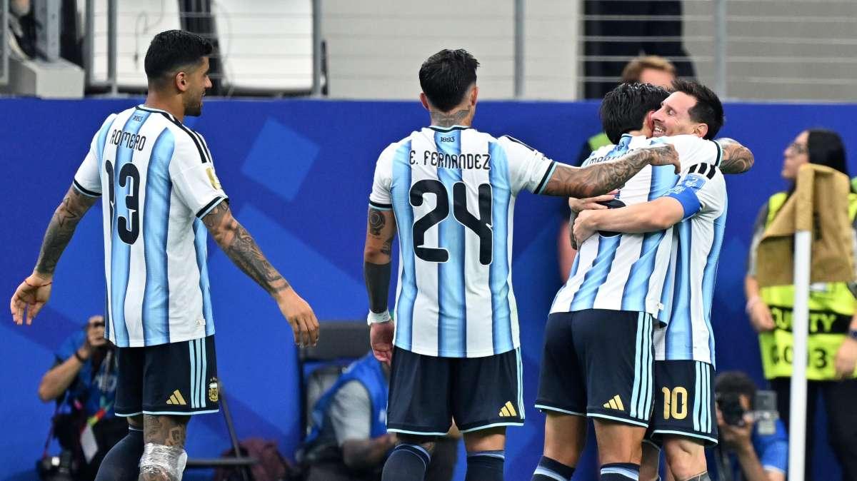 Argentina, Alvarez: "Messi? C'è poco da dire, è il migliore di tutti i tempi"