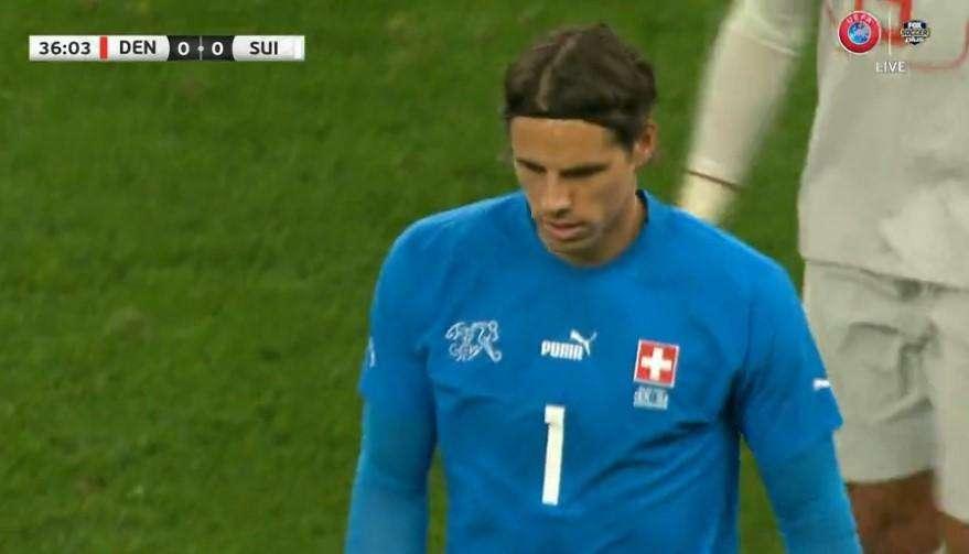 Allarme Inzaghi, problema per Yann Sommer: il portiere lascia Danimarca-Svizzera dopo scontro con Hojlund
