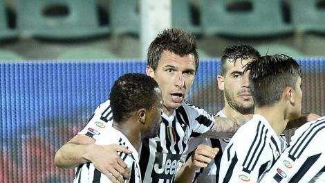 Mandzukic-Sturaro-Zaza, il Palermo va ko: è 3-0 Juve