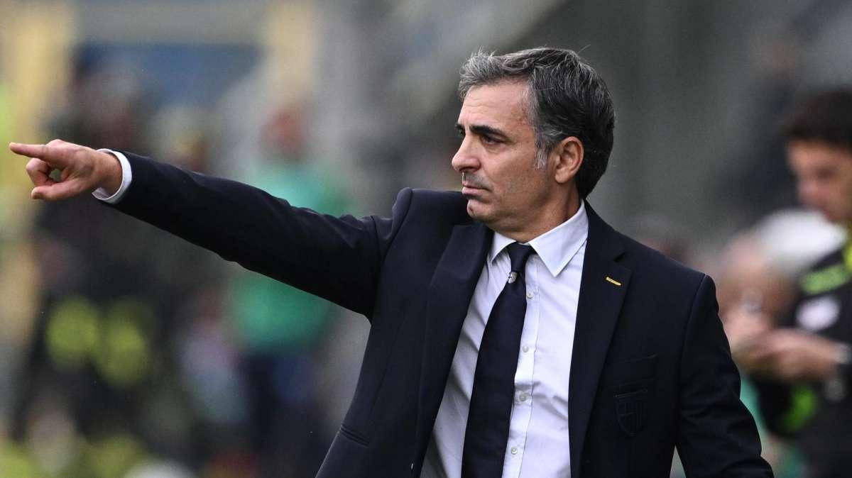 Il Parma sfida Lazio e Inter, Pecchia: "Ecco come si raccolgono punti contro le big. Recuperati due giocatori"