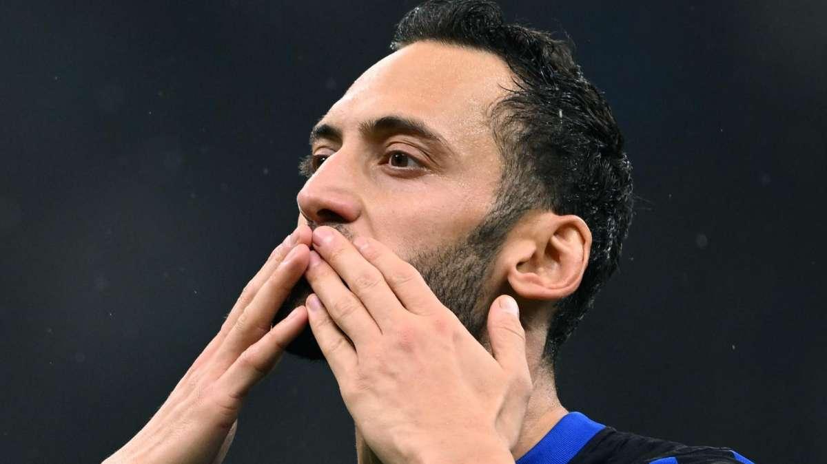 Borja Valero: "Calha? Se non è il migliore in A è vicino ad esserlo. Un aspetto su tutti è stupefacente"