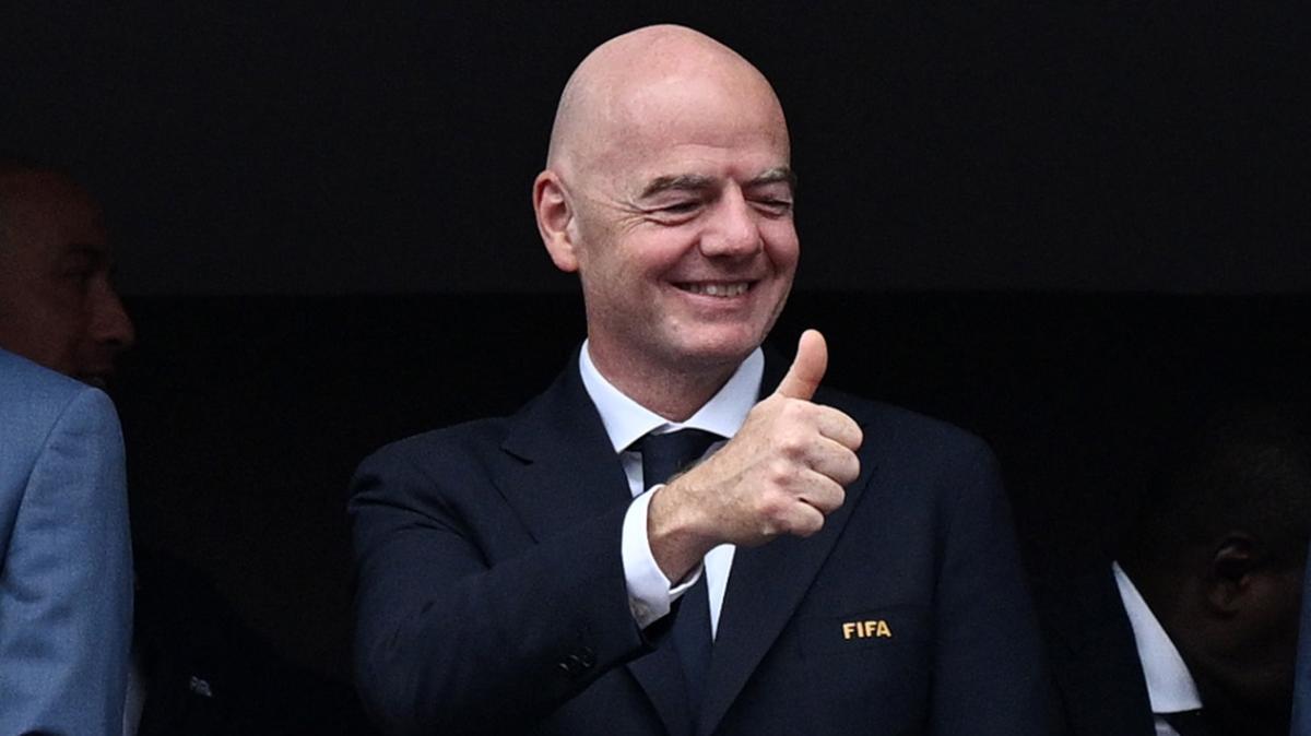 Mondiale 2030 a 64 squadre, apertura Infantino: "Ne parleremo"