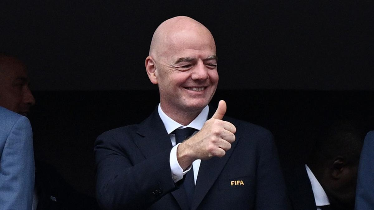 Infantino sull'hydration break: "Serve soltanto per il caldo"