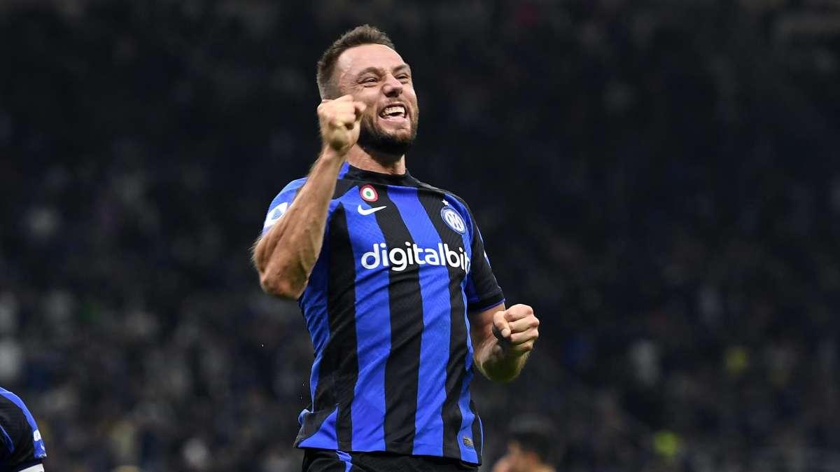 Pastorello: "L'Inter mi ha chiamato per il rinnovo di De Vrij. Lui vuole restare a Milano, ma ci sono anche altri club"