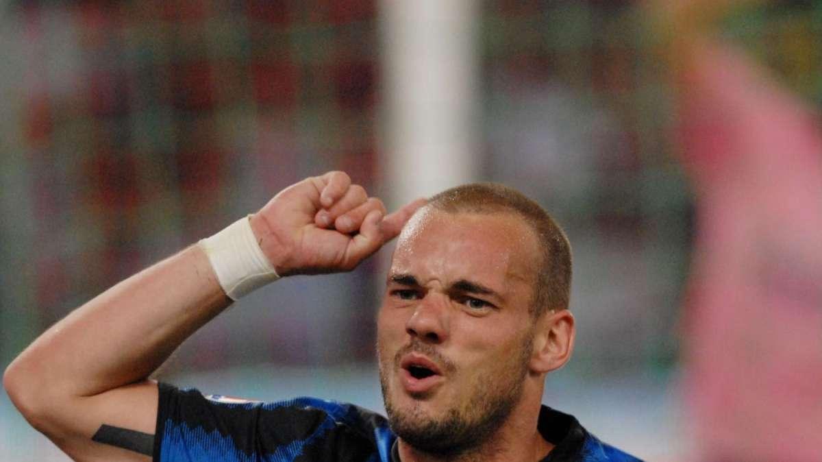 VIDEO - Sneijder festeggia restando all'Inter!