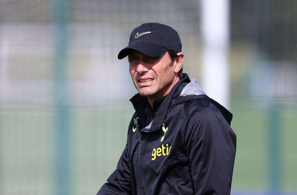 Conte: "Coi tre a centrocampo mi serve un perno di qualità. Come all'Inter con Brozovic e Barella"